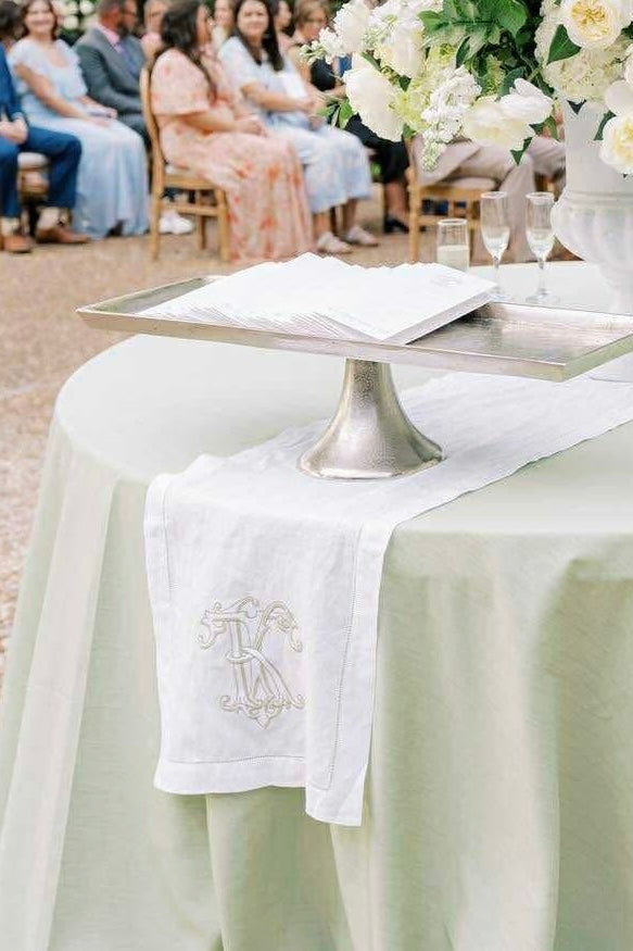 Linen table runner