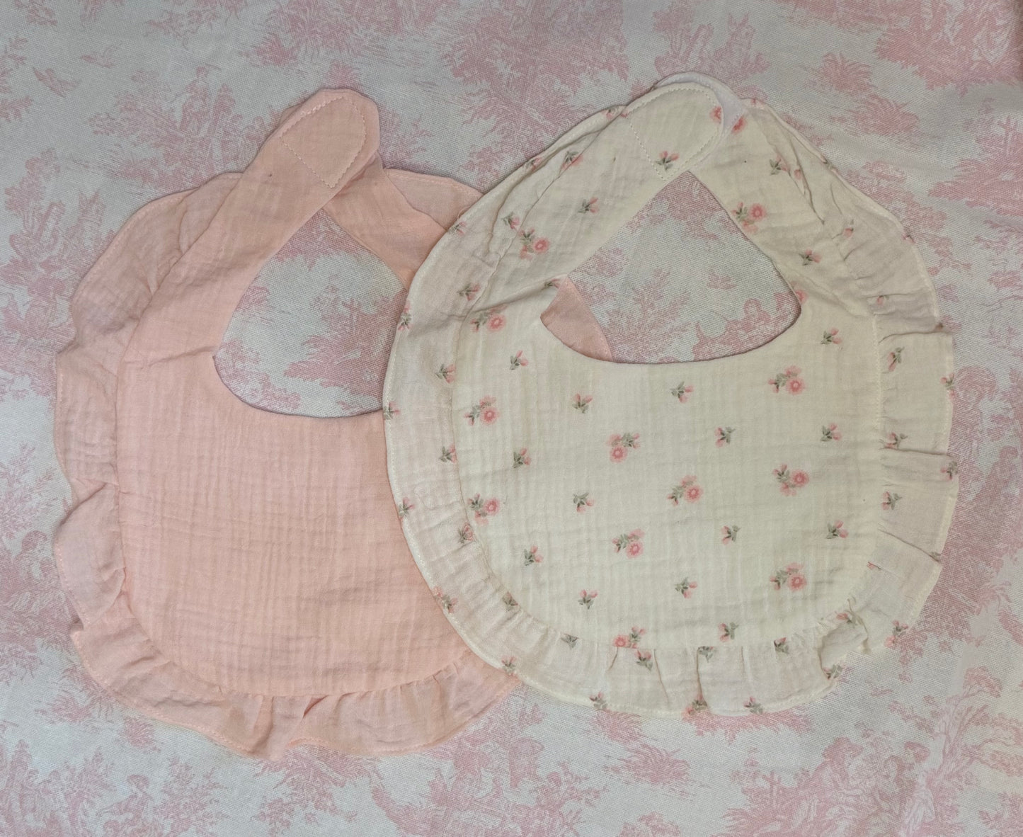 Ruffle bib set (2)