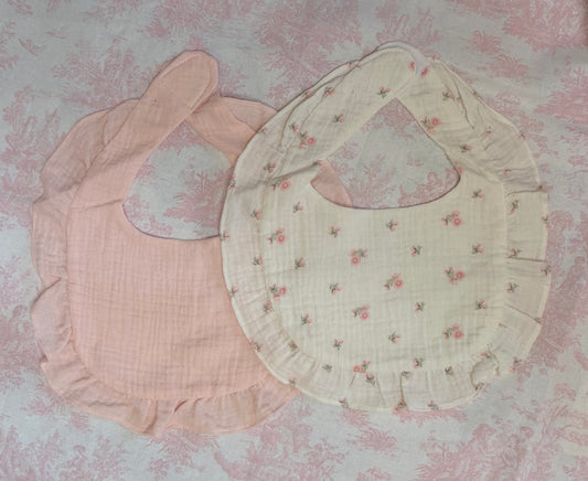 Ruffle bib set (2)